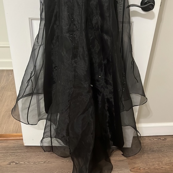 FORMAL DRESS - Picture 5 of 7